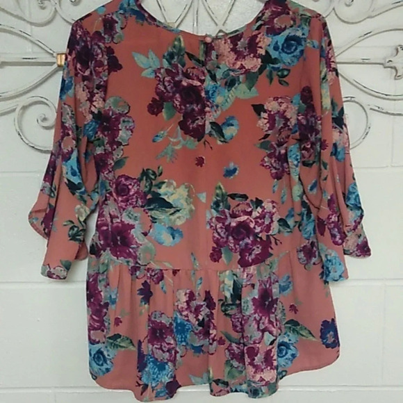 DAYTRIP FLOWY, FLORAL, COTTAGECORE BLOUSE WITH PEPLUM BACK & BELL 3/4 SLEEVES - Picture 2 of 10